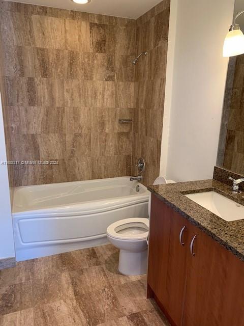 300 S Biscayne Blvd #3701, Miami FL 33131