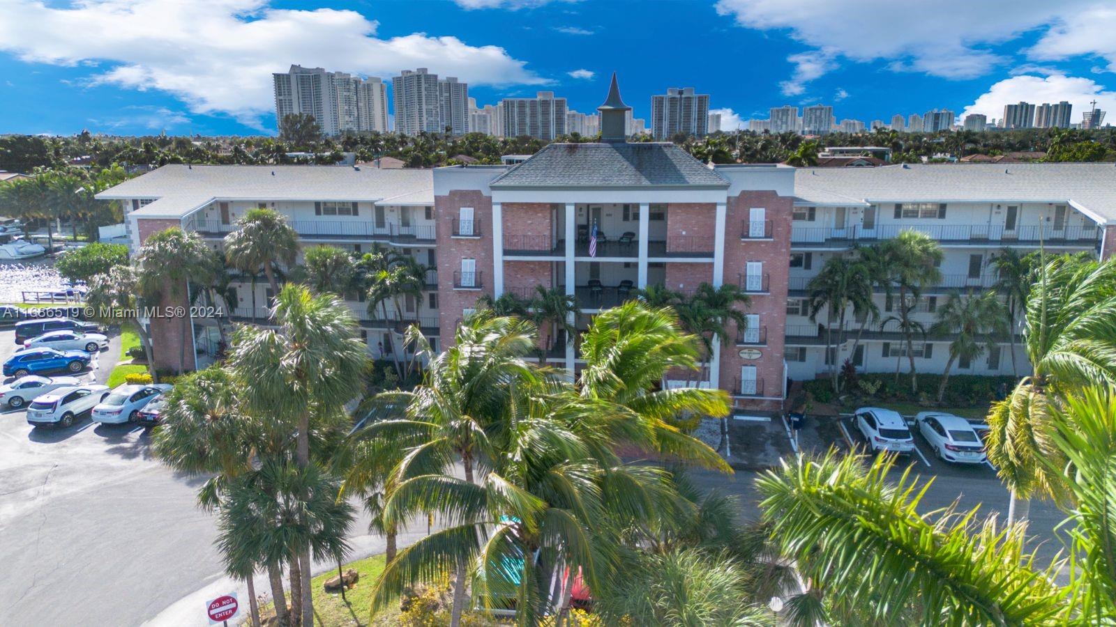 455 Paradise Isle Blvd #402, Hallandale Beach, Florida image 35