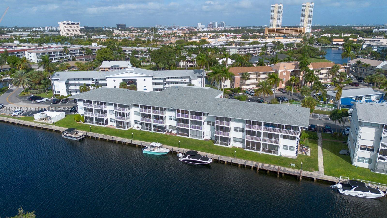 455 Paradise Isle Blvd #402, Hallandale Beach, Florida image 40