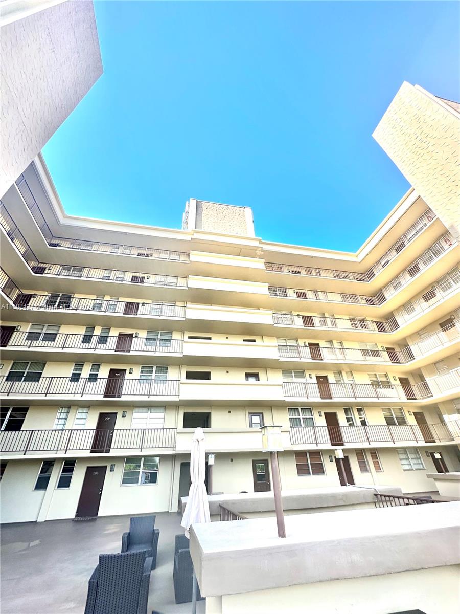 1811 Jefferson St #210, Hollywood, Florida image 1