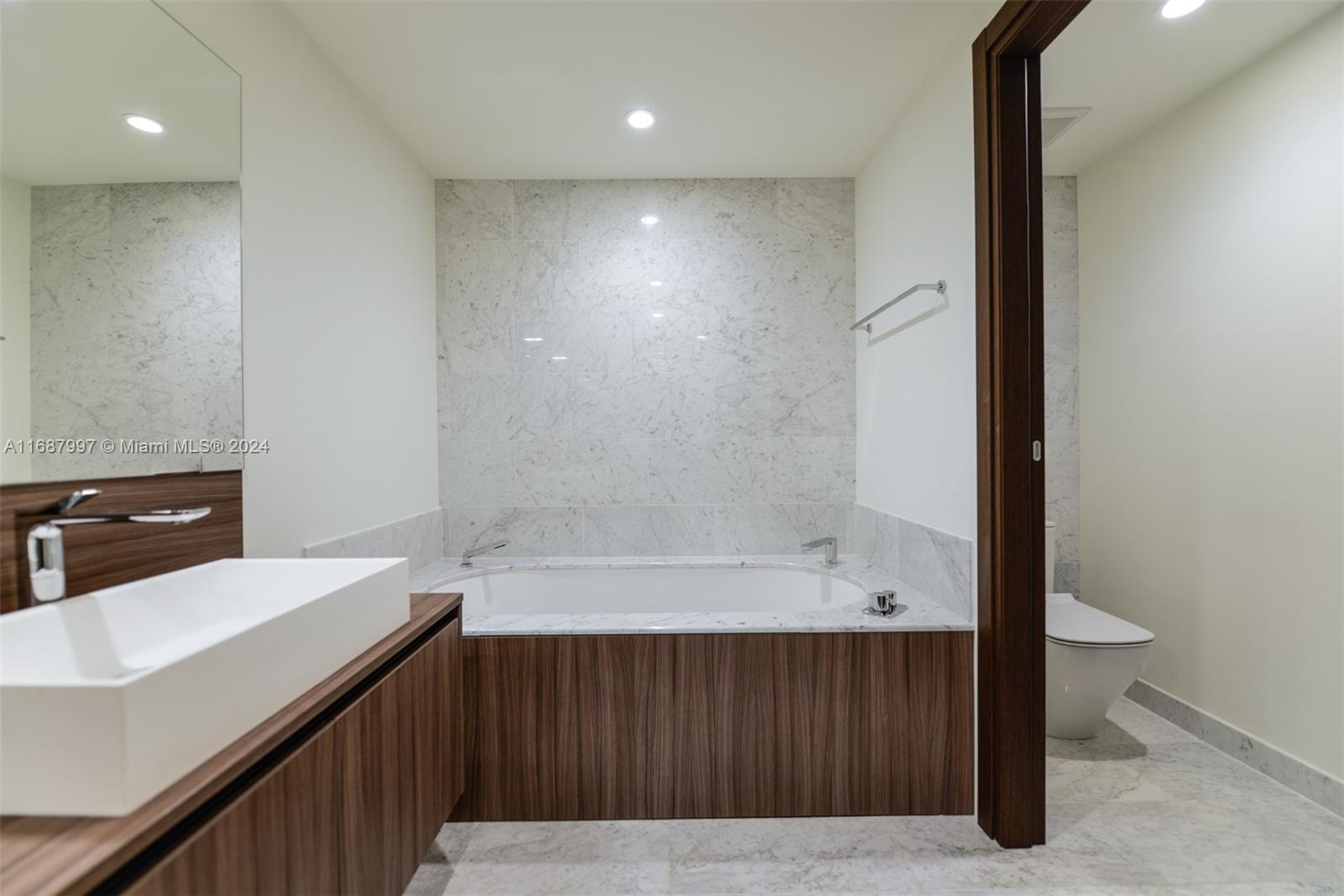 1000 Brickell Plz #3302, Miami FL 33131