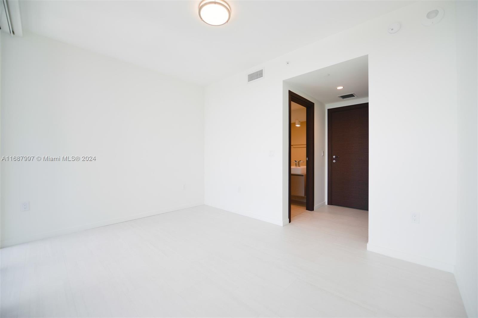 1000 Brickell Plz #3302, Miami FL 33131