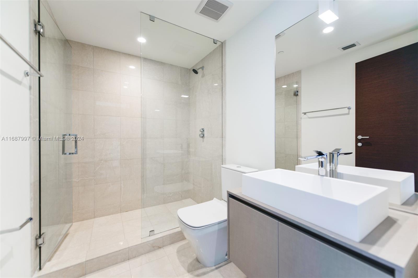 1000 Brickell Plz #3302, Miami FL 33131