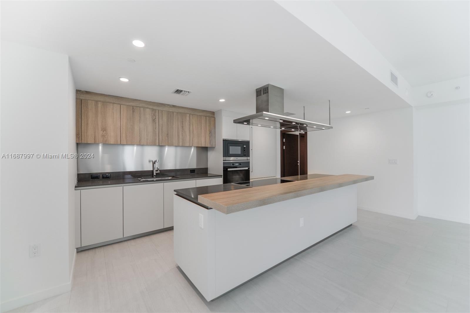 1000 Brickell Plz #3302, Miami FL 33131