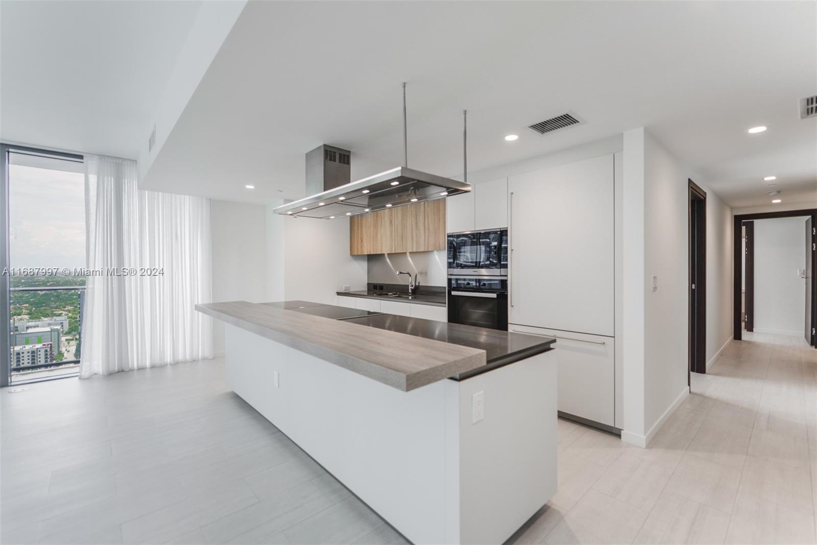 1000 Brickell Plz #3302, Miami FL 33131