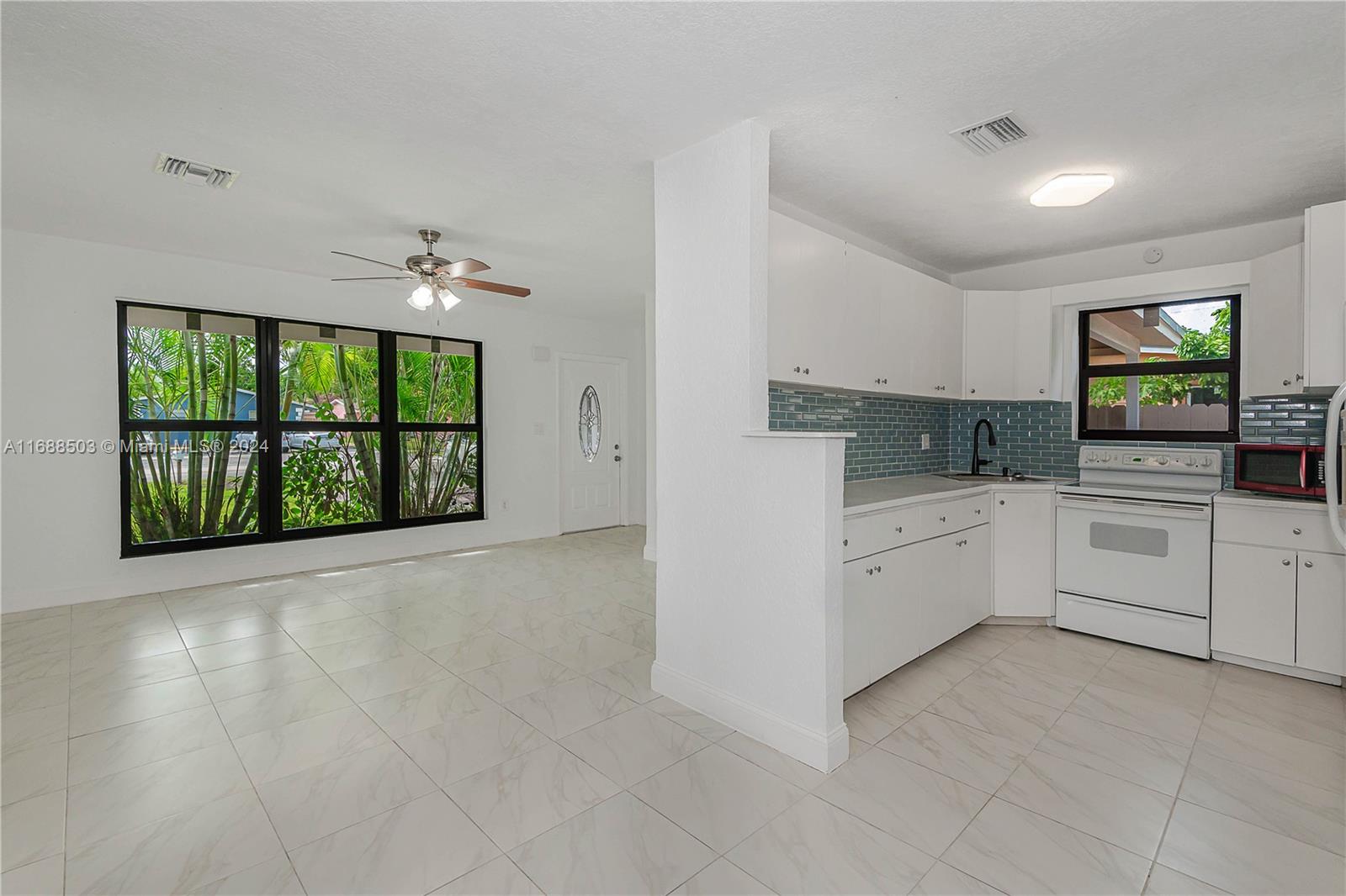 421 NE 44th St, Deerfield Beach, Florida image 7