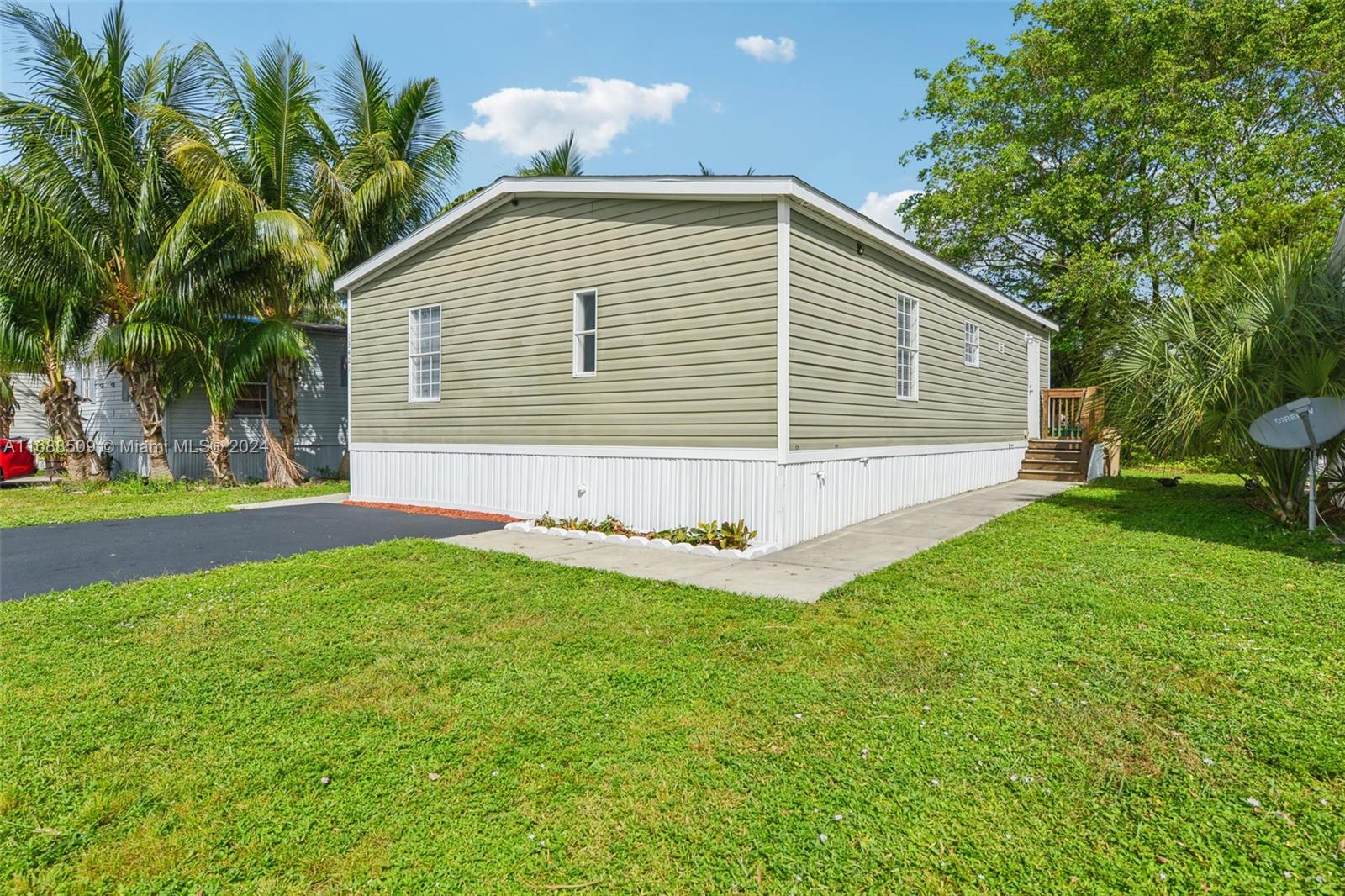 13421 SW 4th Street, Davie, Florida image 3