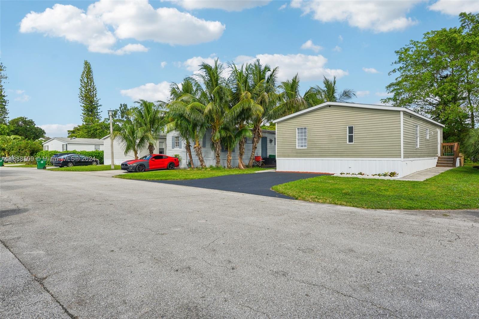 13421 SW 4th Street, Davie, Florida image 4