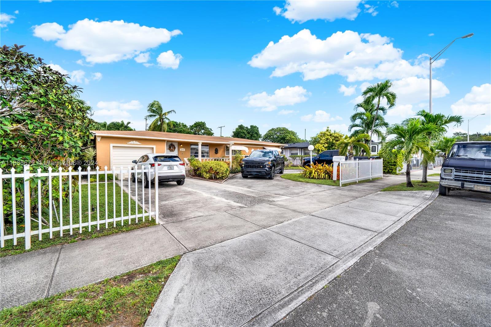 275 W 14th St, Hialeah, Florida image 2