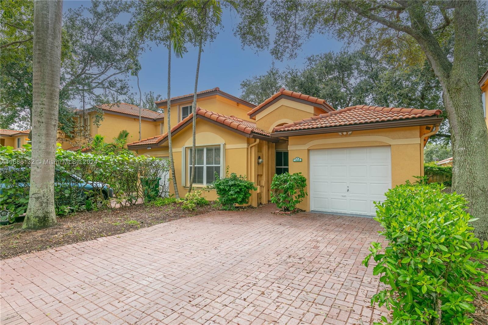 14028 S Forest Oak Cir, Davie, Florida image 2