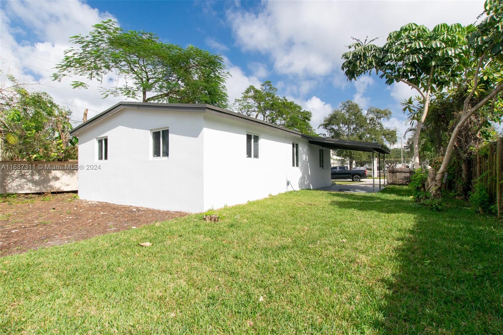 5621 NE 9th Ave, Oakland Park, Florida image 17