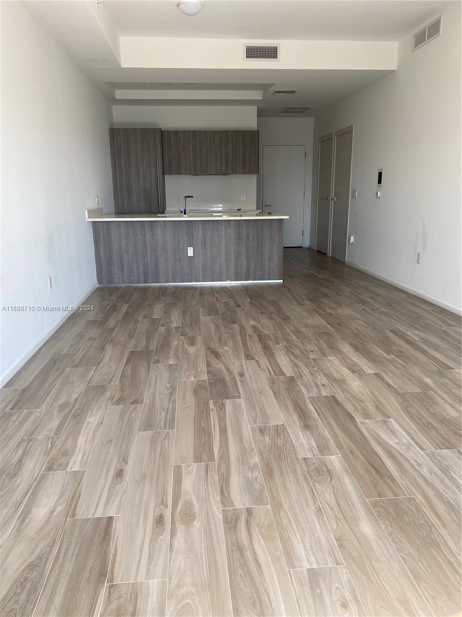 801 S Miami Ave #5002, Miami FL 33130