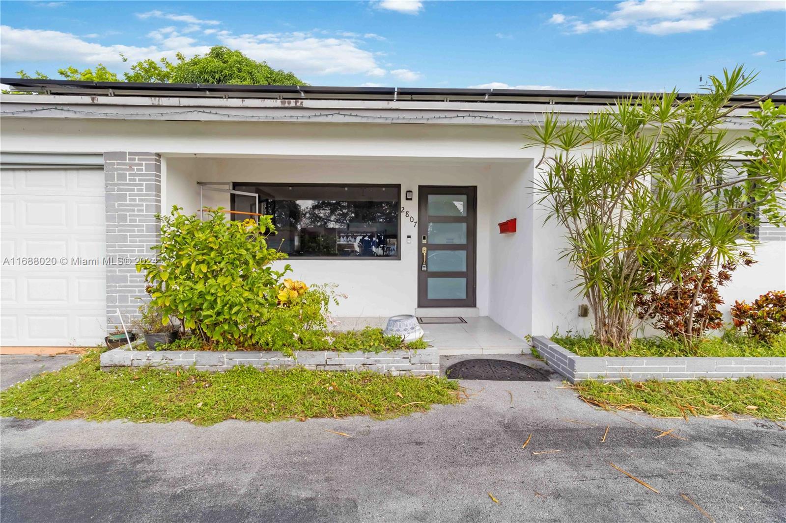 2807 Wiley St, Hollywood, Florida image 3