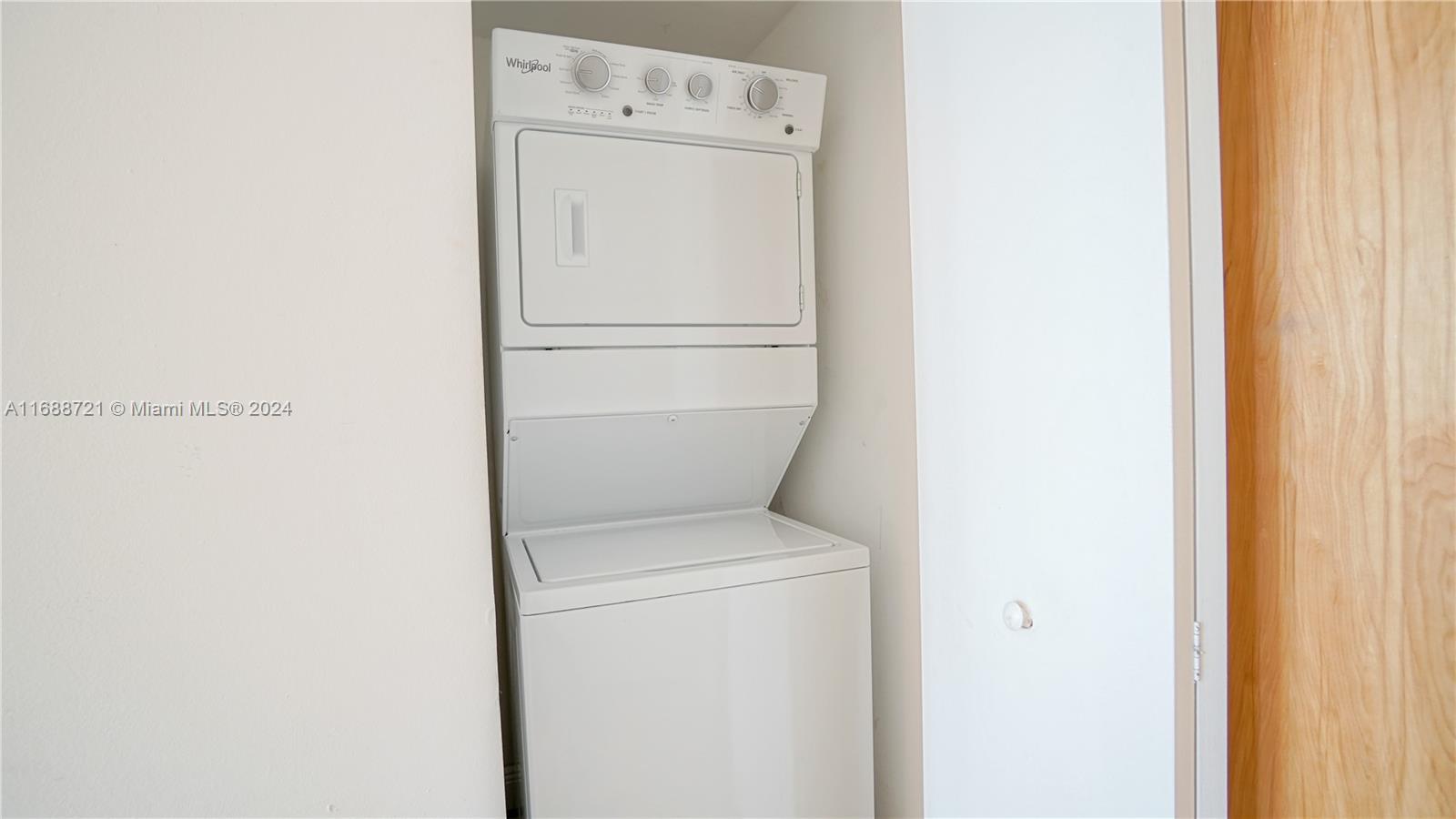350 S Miami Ave #3410, Miami FL 33130