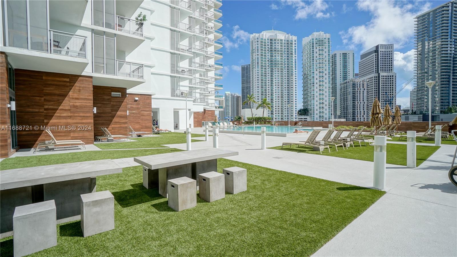 350 S Miami Ave #3410, Miami FL 33130