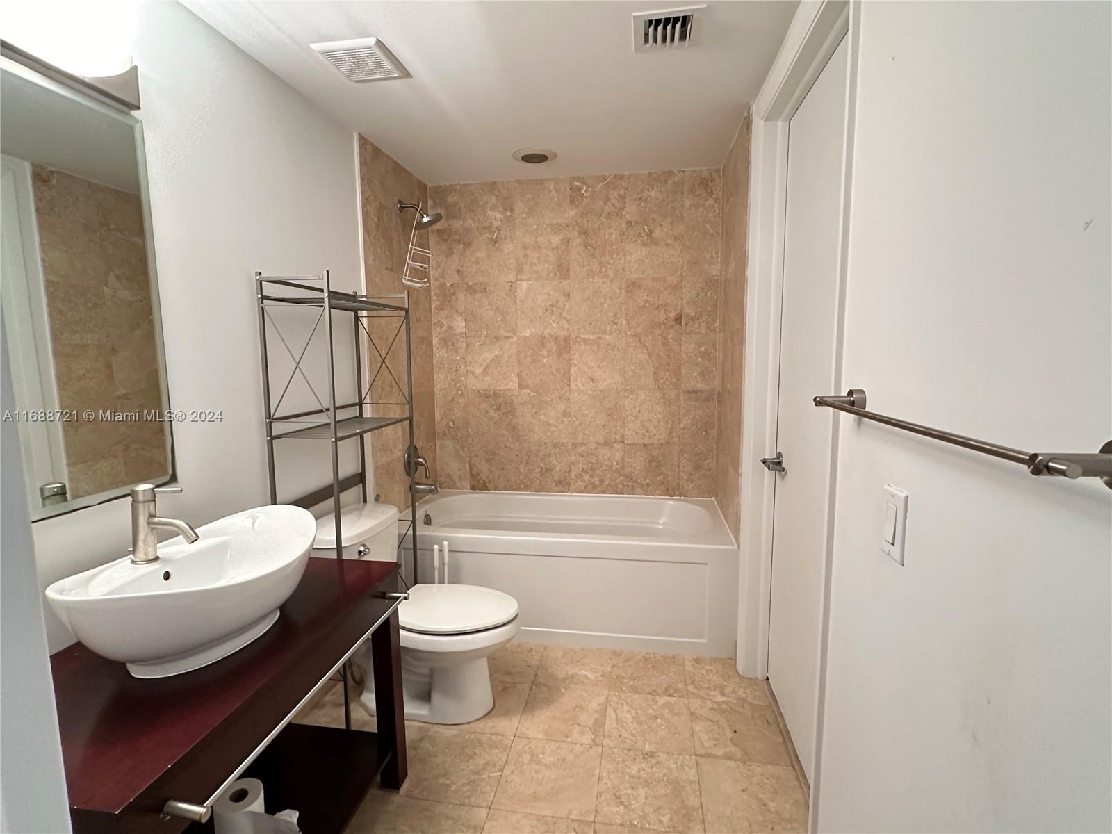 350 S Miami Ave #3410, Miami FL 33130
