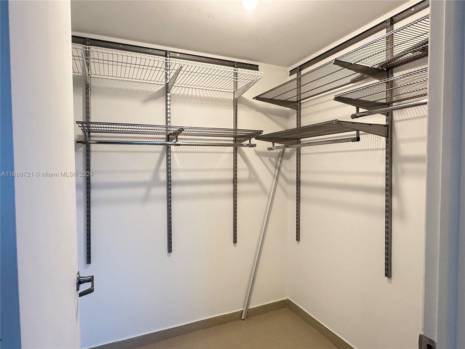 350 S Miami Ave #3410, Miami FL 33130