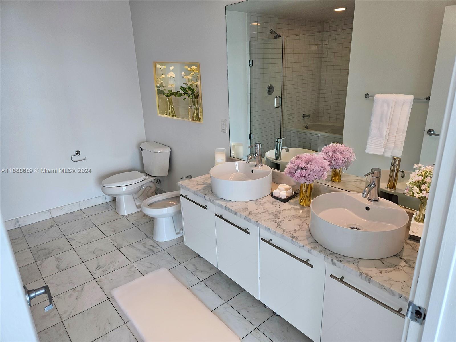 888 Biscayne Blvd #4001, Miami FL 33132