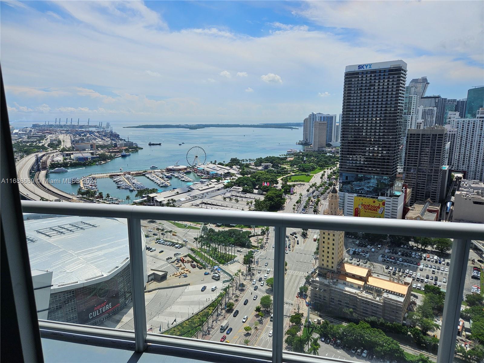 888 Biscayne Blvd #4001, Miami FL 33132