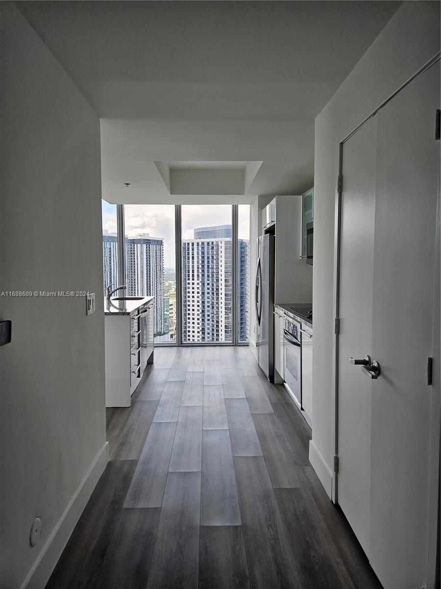 888 Biscayne Blvd #4001, Miami FL 33132