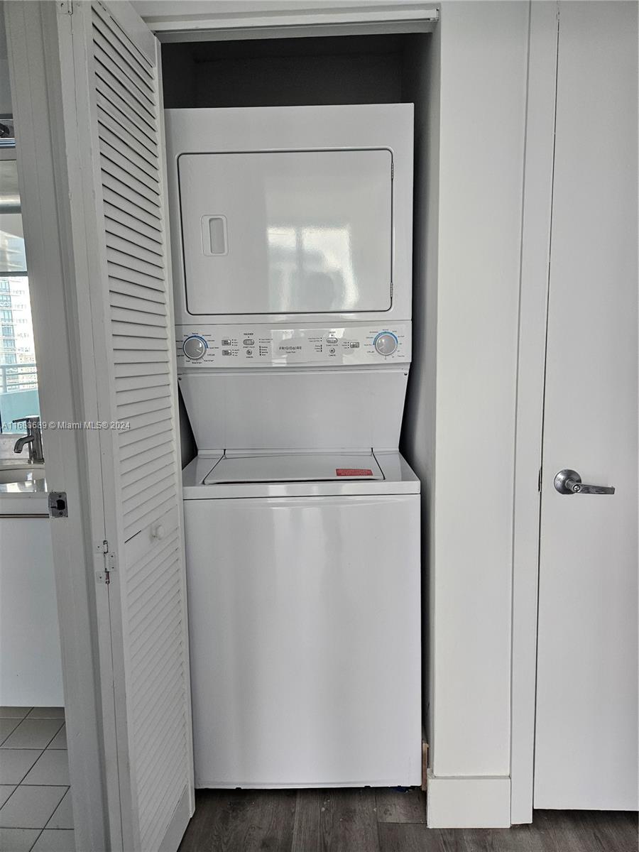 888 Biscayne Blvd #4001, Miami FL 33132