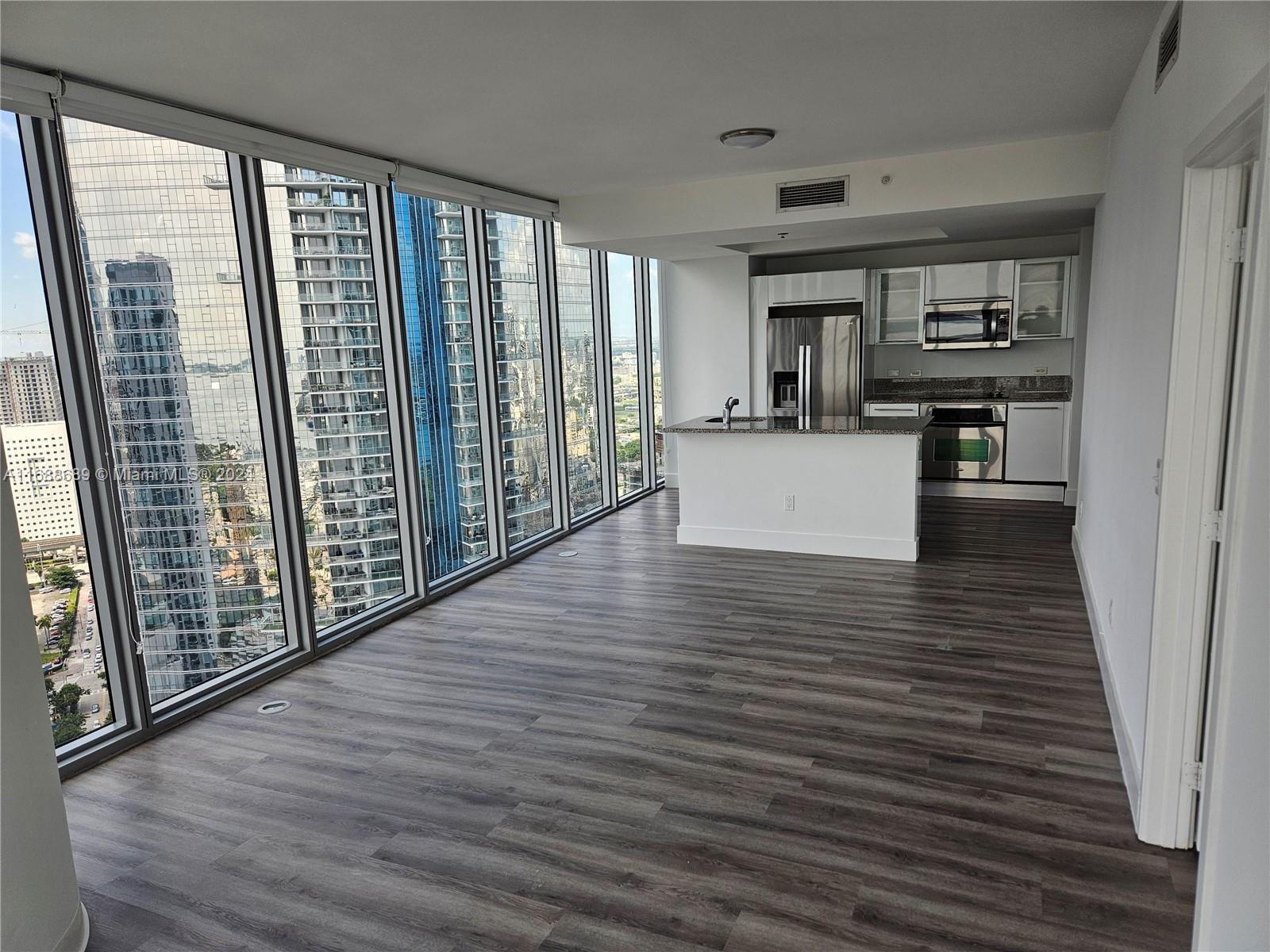 888 Biscayne Blvd #4001, Miami FL 33132