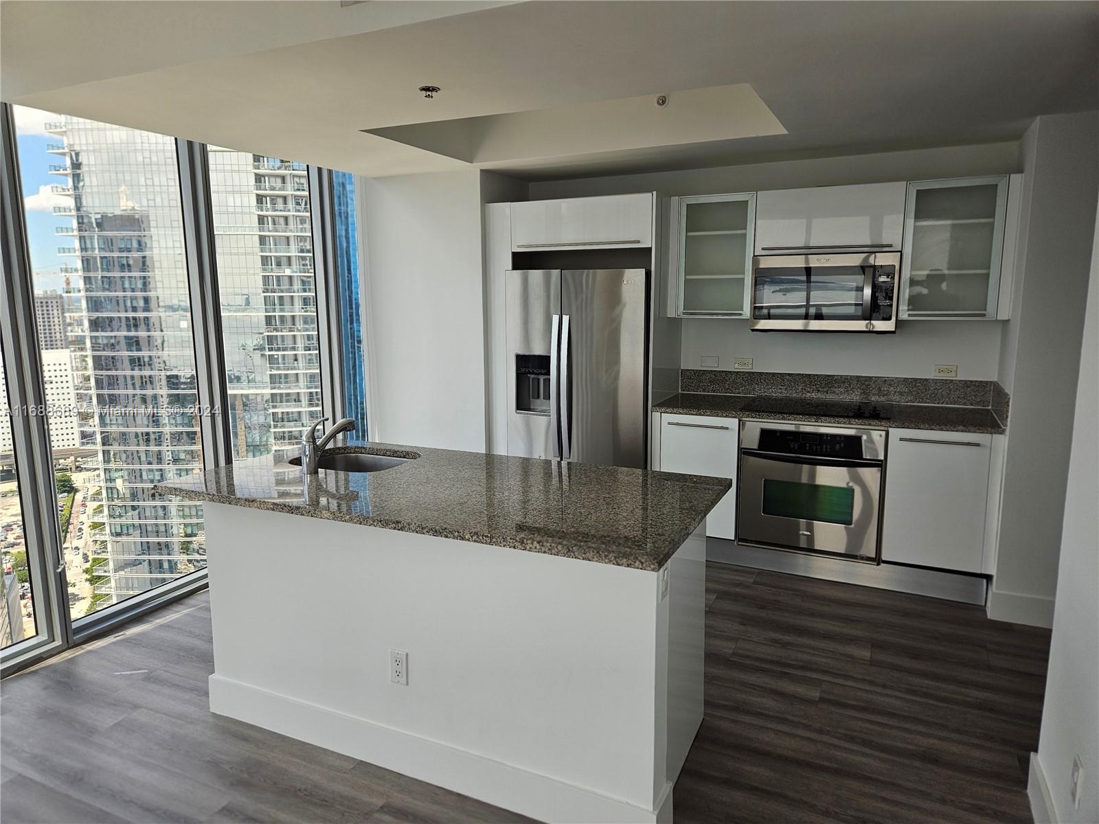 888 Biscayne Blvd #4001, Miami FL 33132