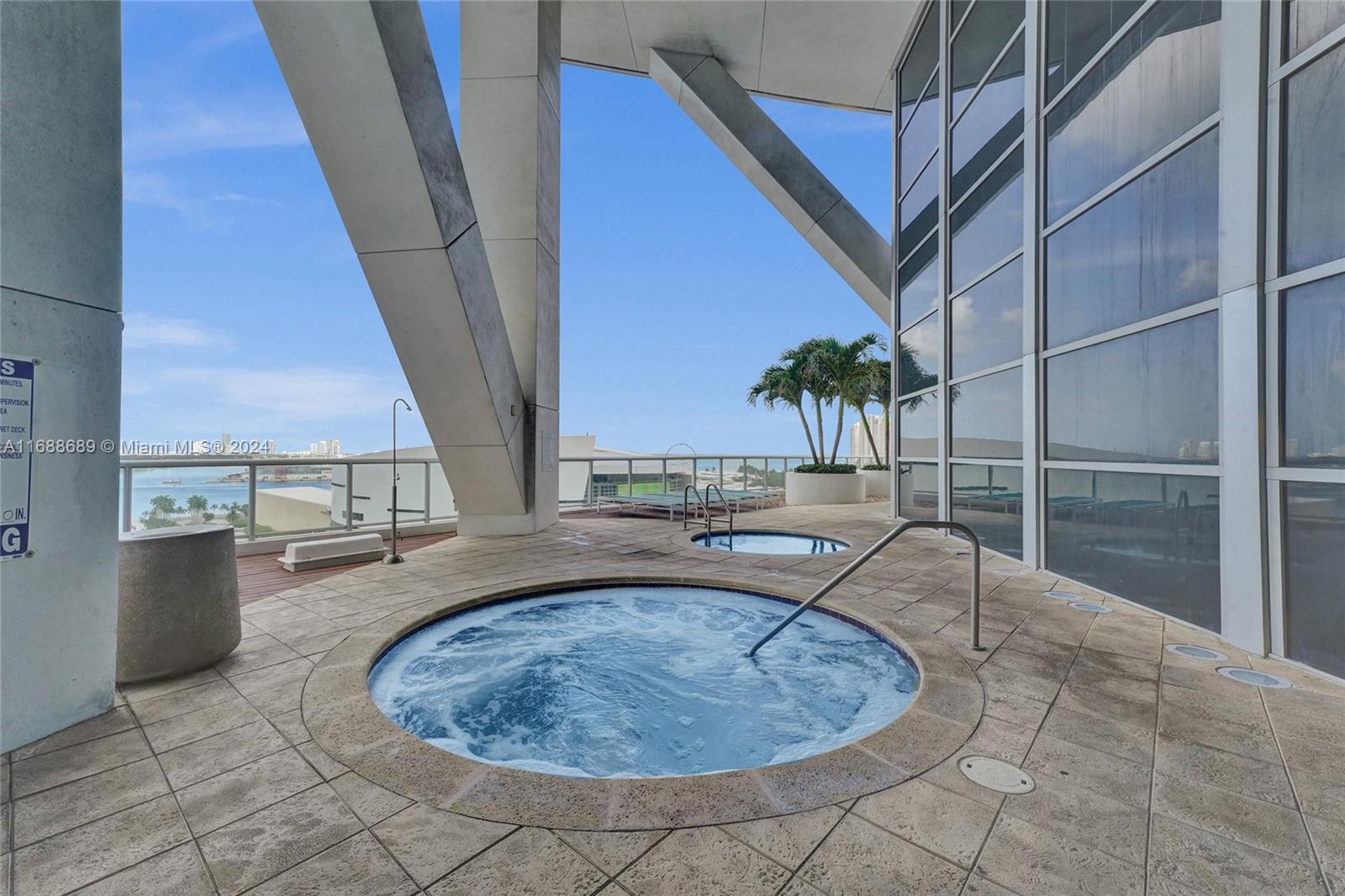 888 Biscayne Blvd #4001, Miami FL 33132