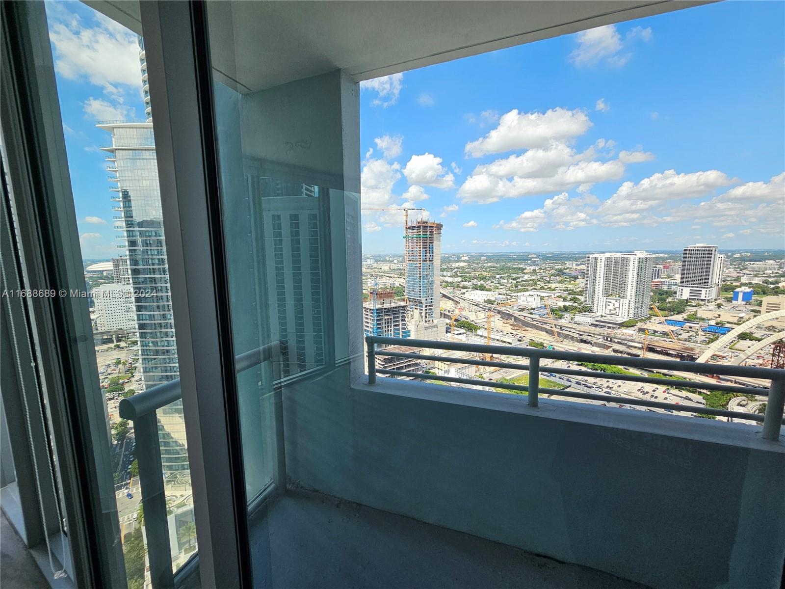 888 Biscayne Blvd #4001, Miami FL 33132