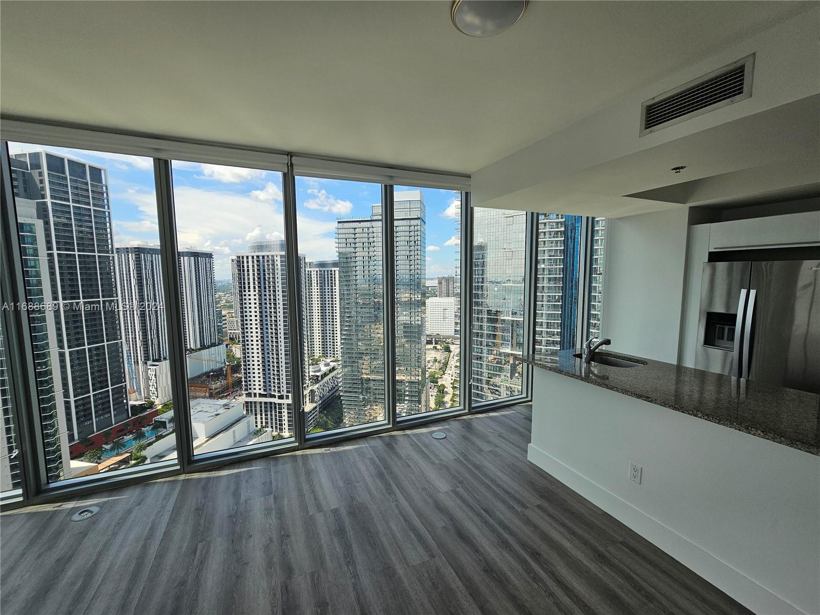 888 Biscayne Blvd #4001, Miami FL 33132