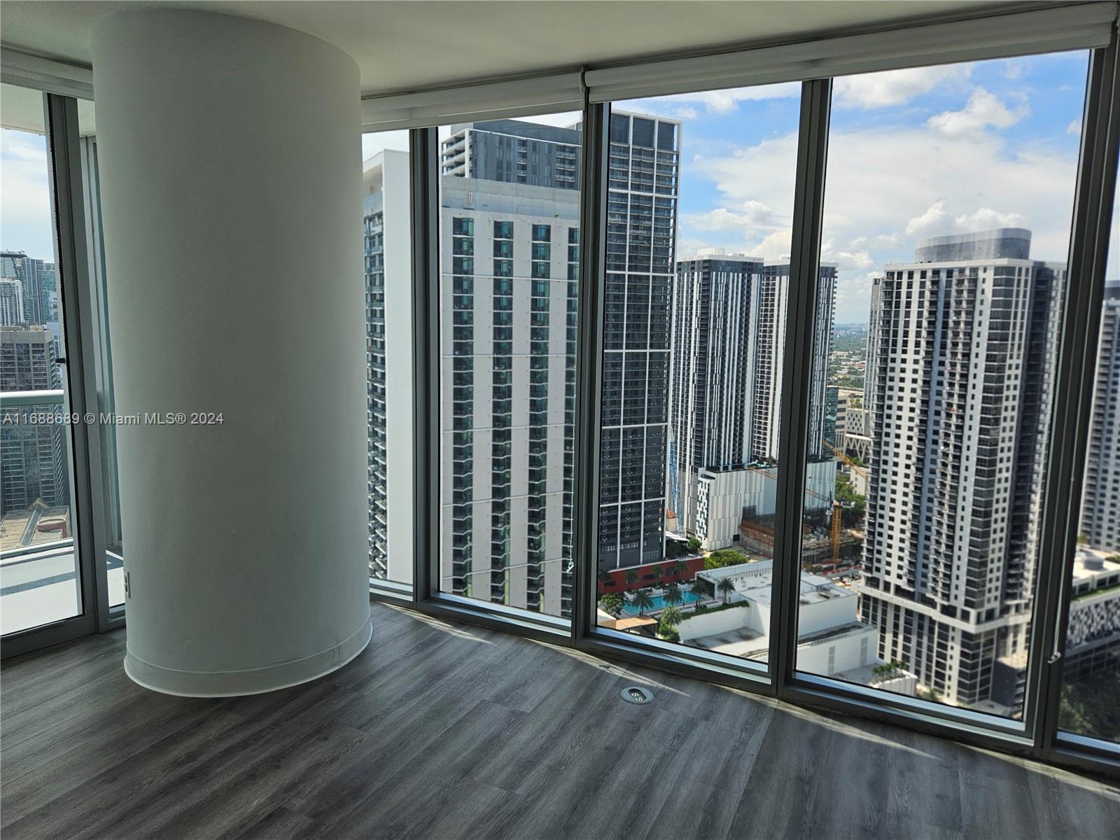 888 Biscayne Blvd #4001, Miami FL 33132