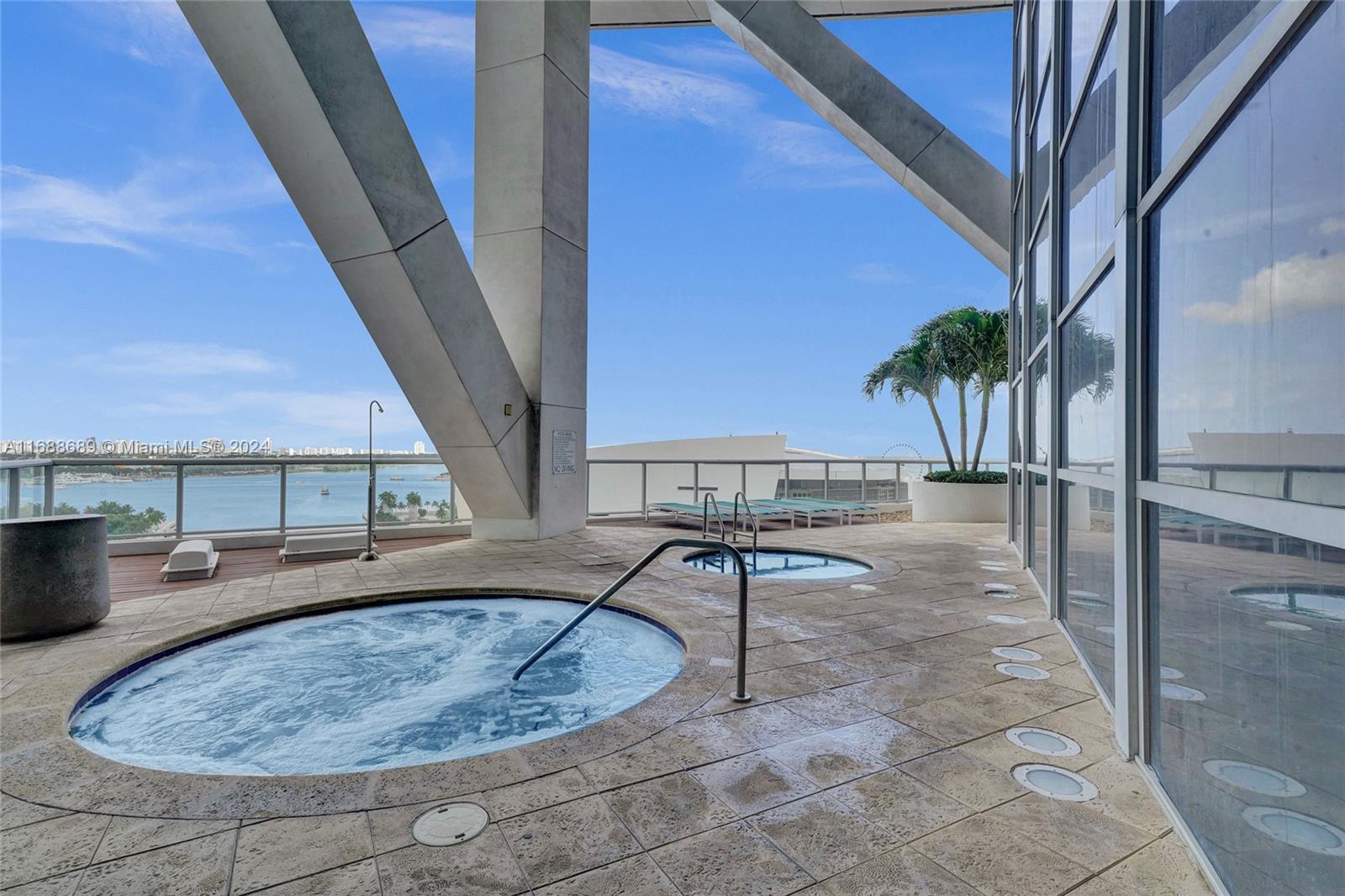 888 Biscayne Blvd #4001, Miami FL 33132