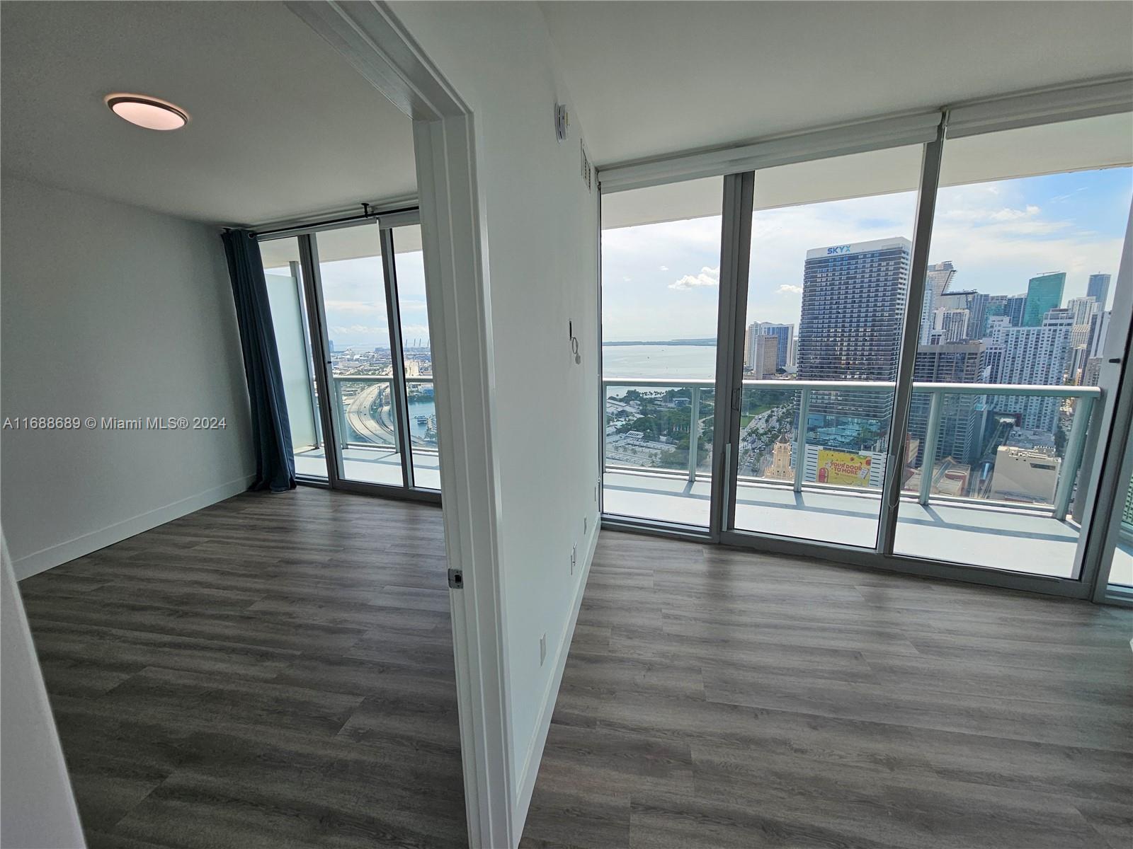888 Biscayne Blvd #4001, Miami FL 33132