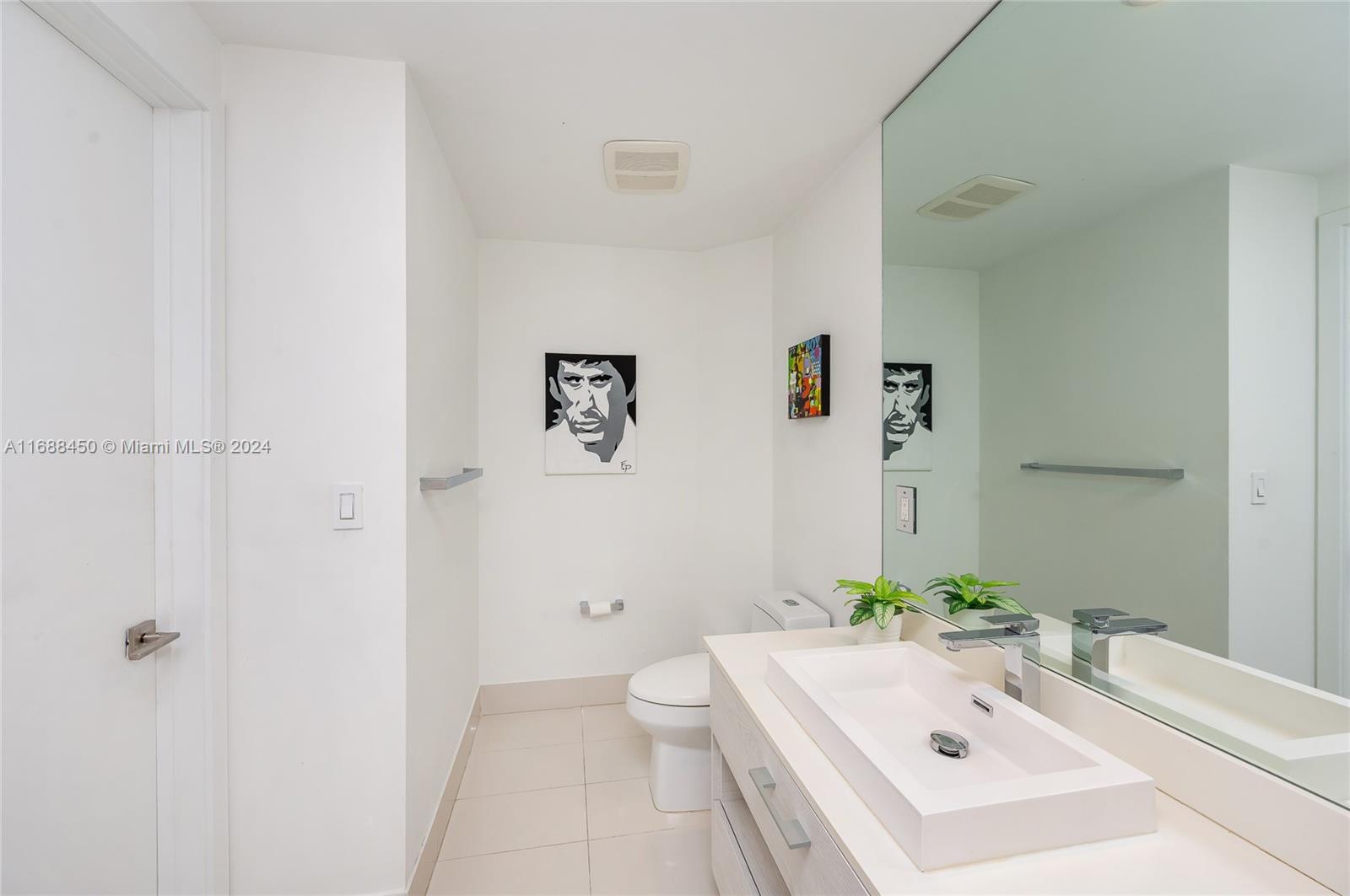 55 SW 9th St #1610, Miami FL 33130