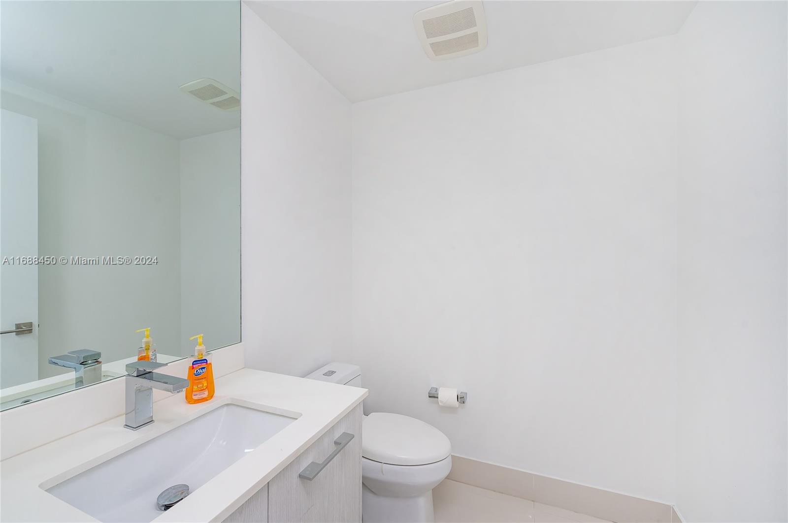 55 SW 9th St #1610, Miami FL 33130