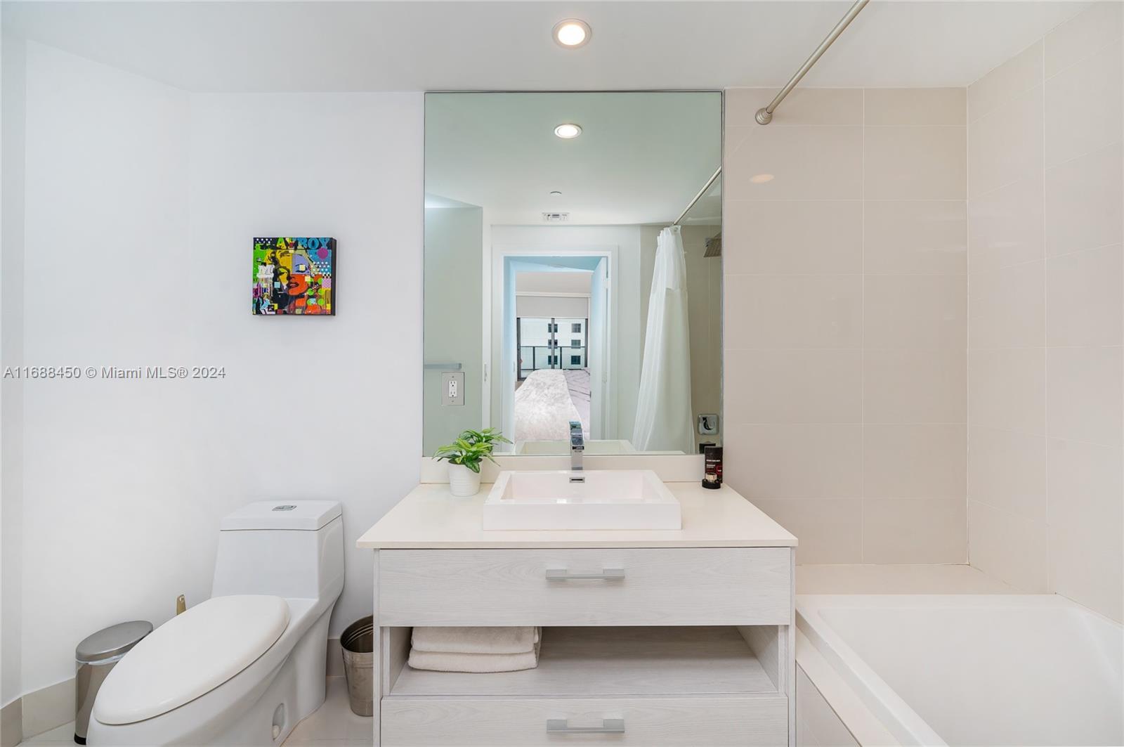 55 SW 9th St #1610, Miami FL 33130