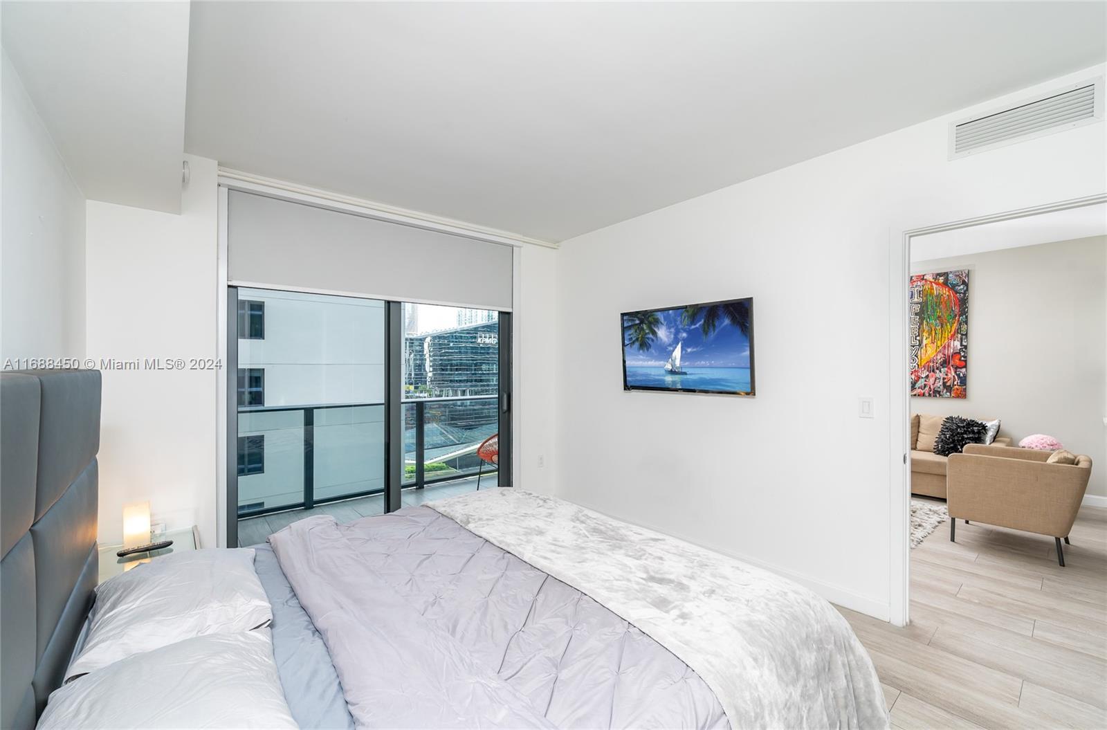55 SW 9th St #1610, Miami FL 33130