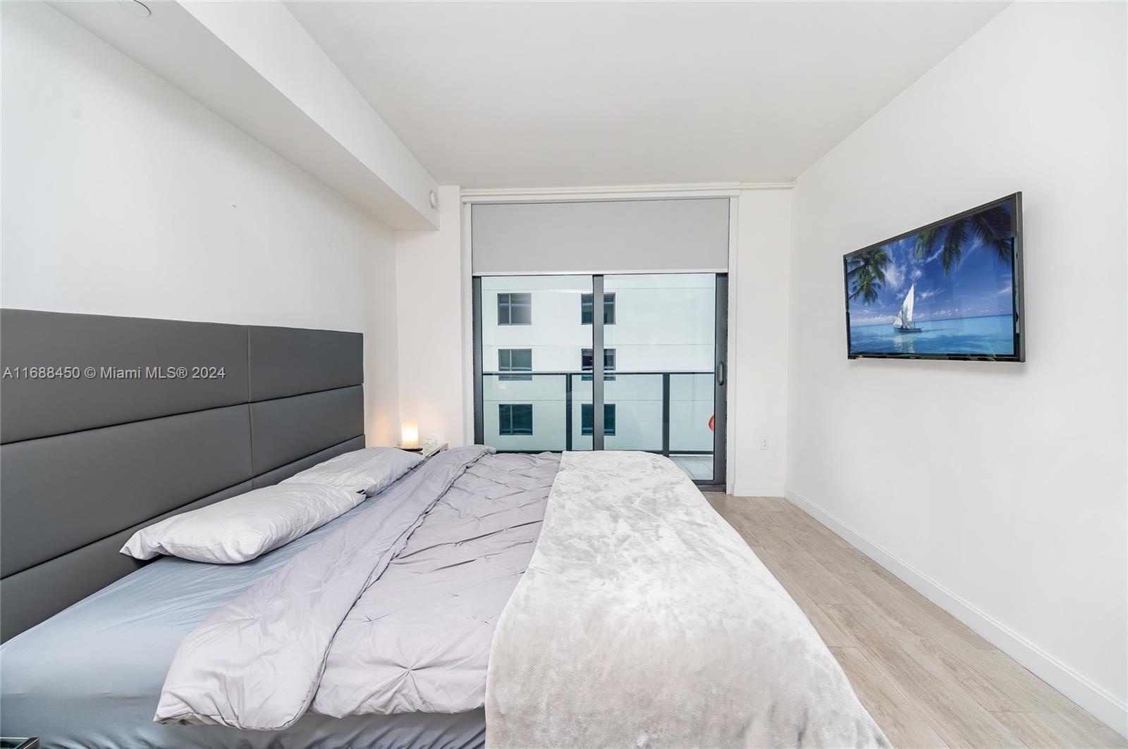 55 SW 9th St #1610, Miami FL 33130