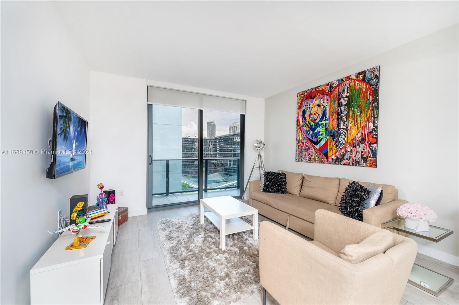55 SW 9th St #1610, Miami FL 33130
