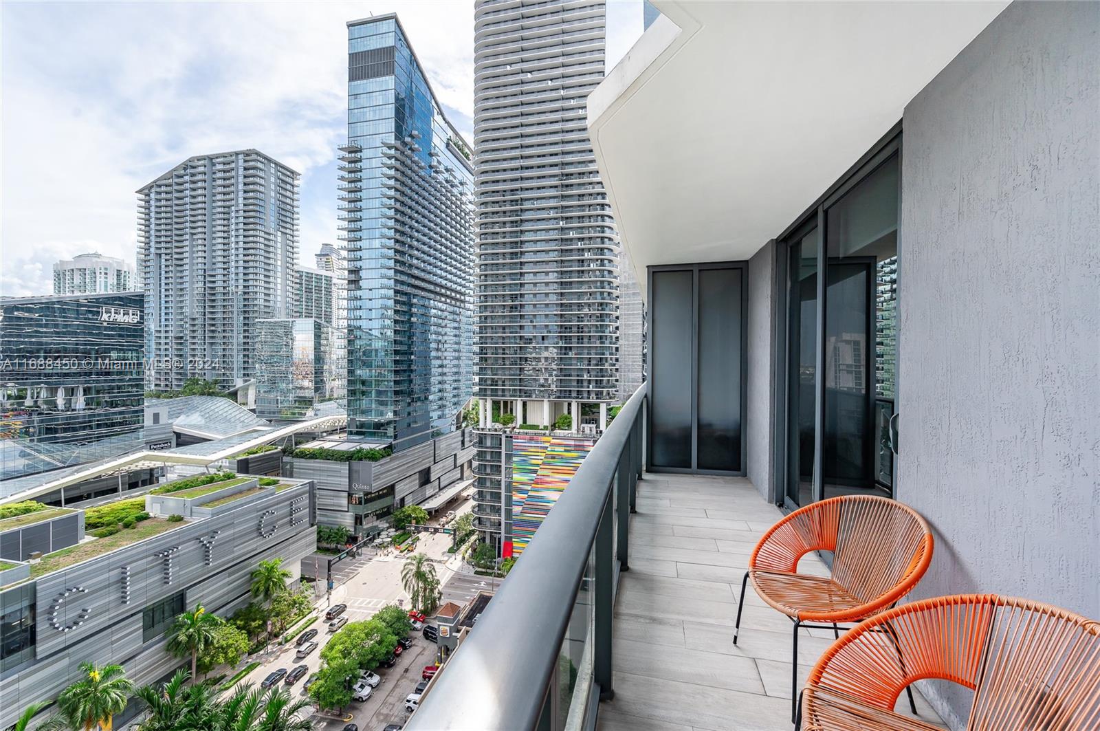 55 SW 9th St #1610, Miami FL 33130