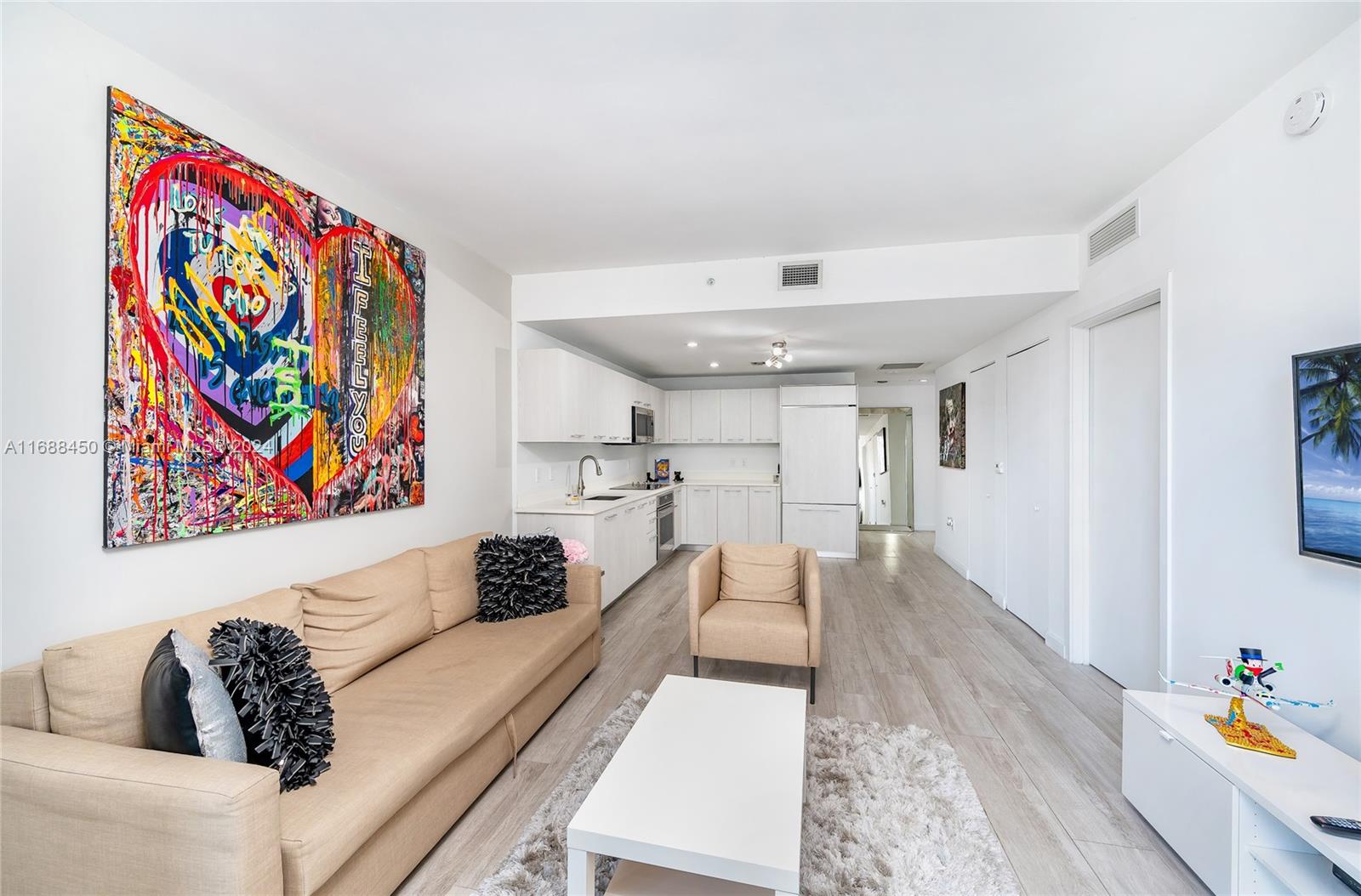 55 SW 9th St #1610, Miami FL 33130