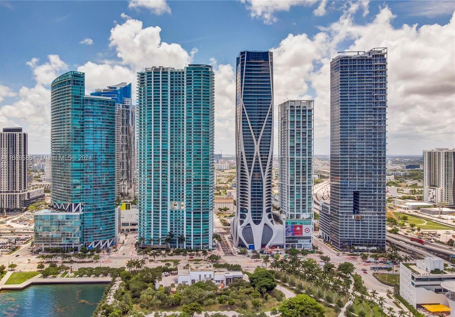 Stunning 2-Bedroom, 3-Bath located in the prestigious 900 Biscayne building, this luxurious fully furnished unit offers direct elevator access for ultimate convenience. Available for short-term rentals, it’s the perfect blend of comfort and style.