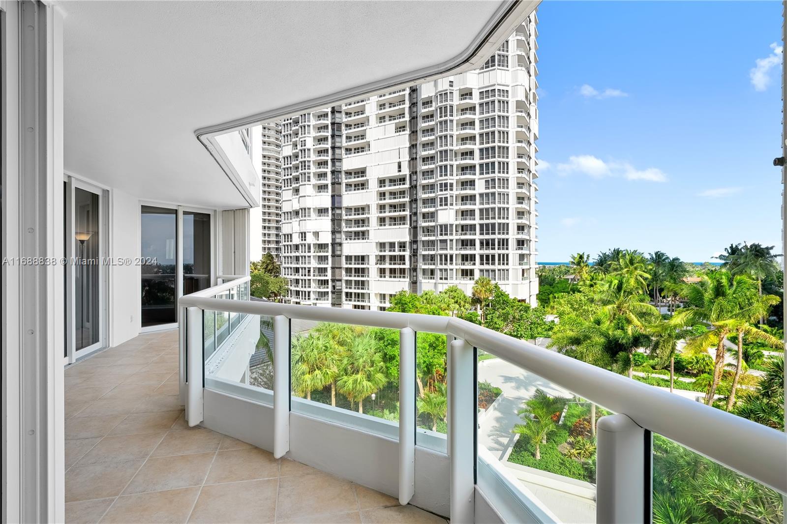 21055 Yacht Club Dr #802, Aventura, Florida image 19