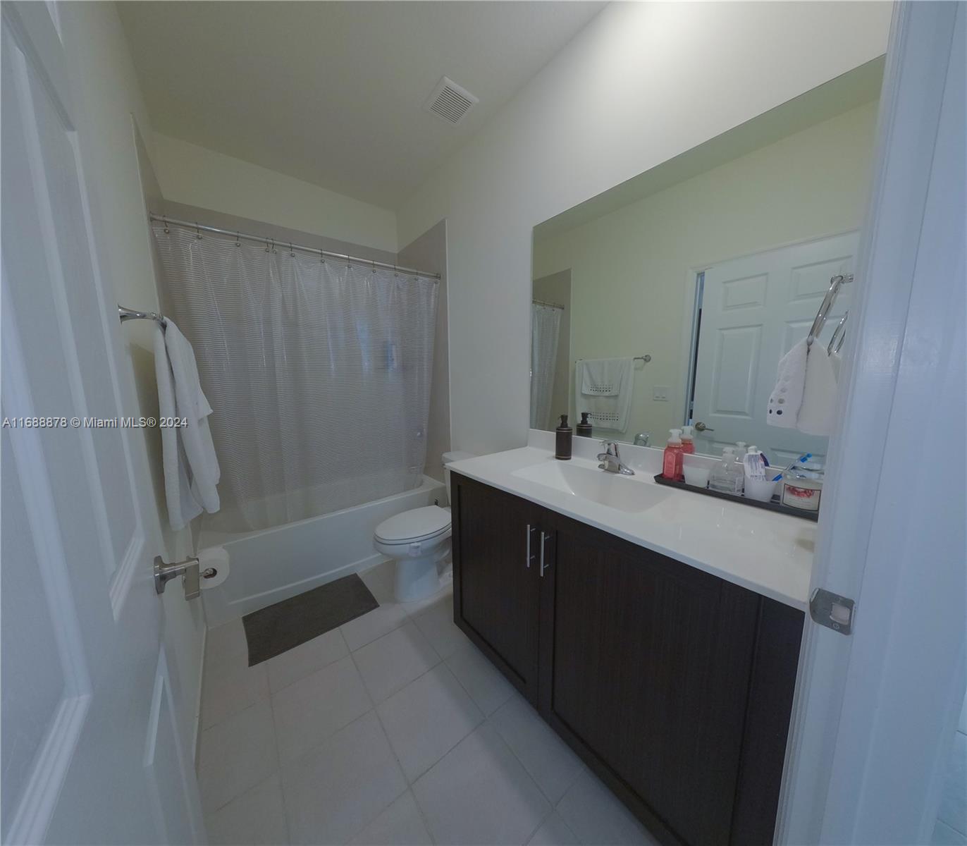 10587 W 33rd Ct #10587, Hialeah, Florida image 12