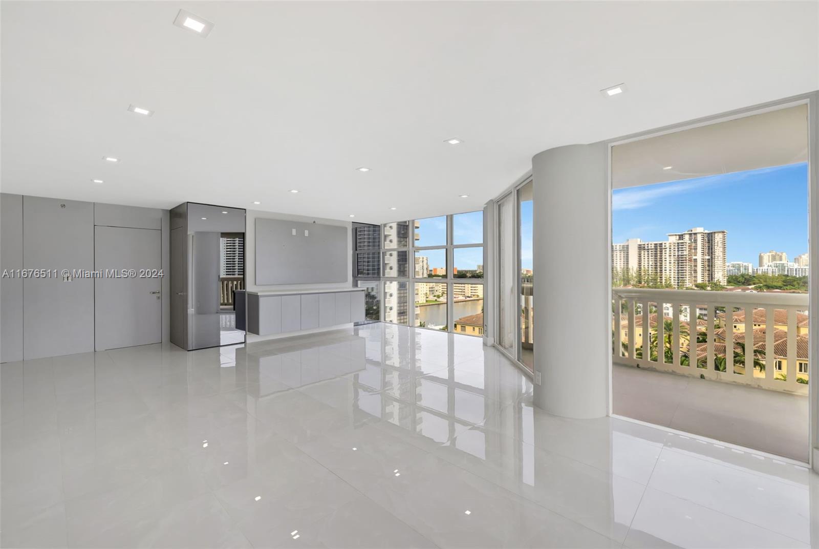 1000 Island Blvd #1004, Aventura, Florida image 3