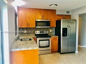 Residential, Hollywood, Florida image 3