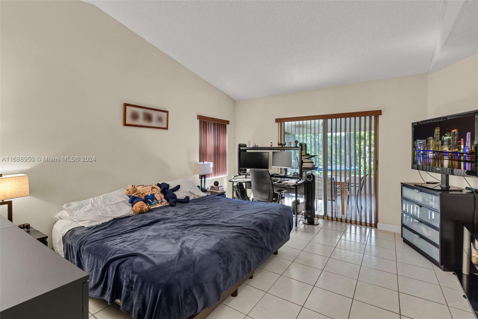 20780 NW 1st St, Pembroke Pines, Florida image 14