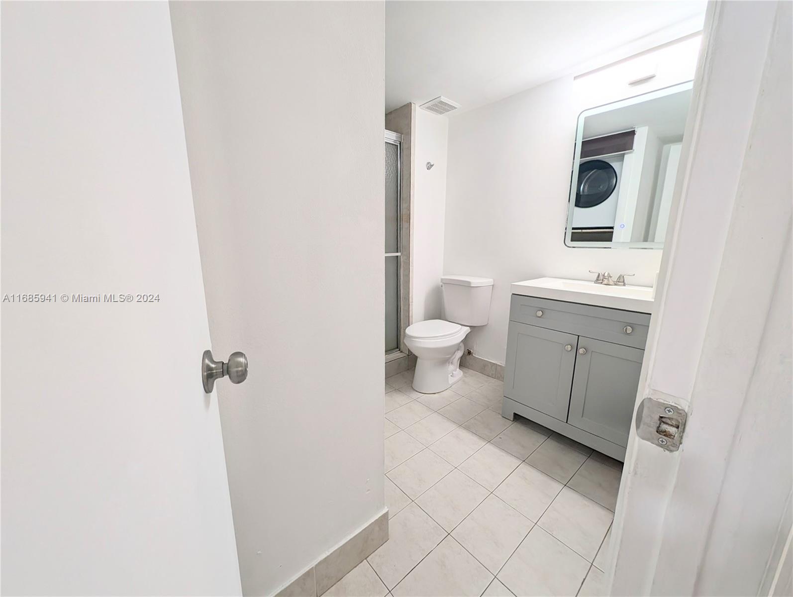 310 Lakeview Dr #105, Weston, Florida image 25