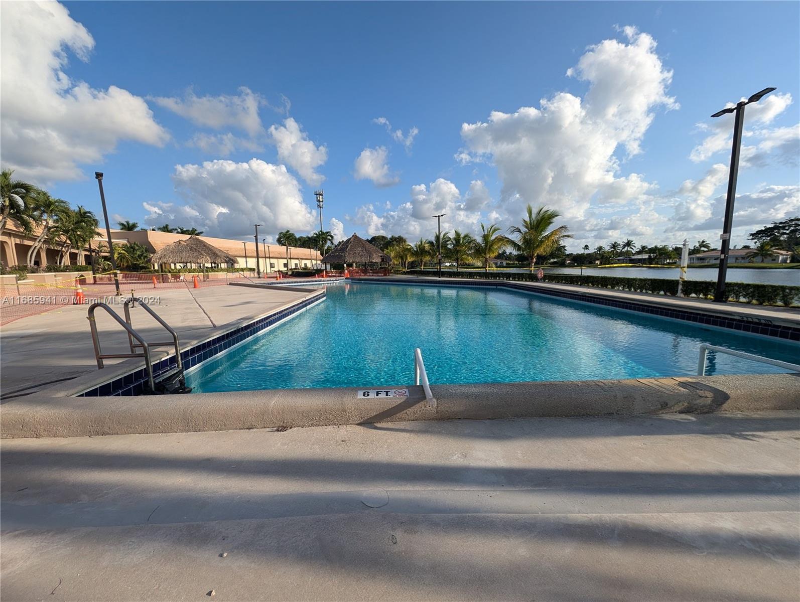 310 Lakeview Dr #105, Weston, Florida image 3