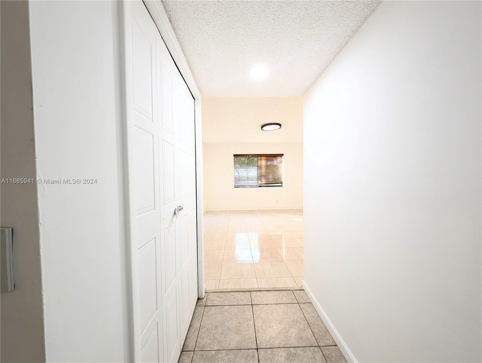 310 Lakeview Dr #105, Weston, Florida image 41